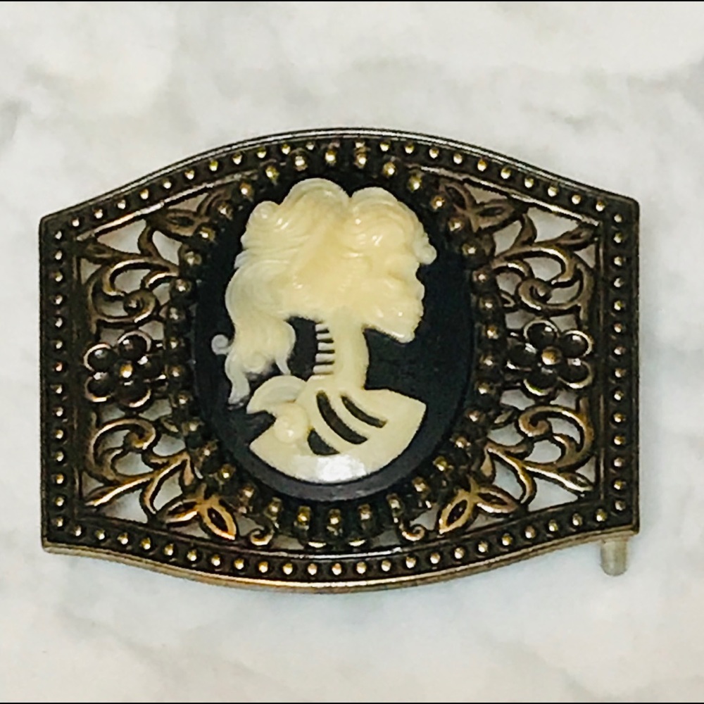 Skeleton Cameo Belt Buckle